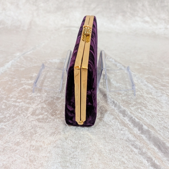 Vintage Purple Velvet Clutch With Optional Crossbody Strap - Picture 3 of 7